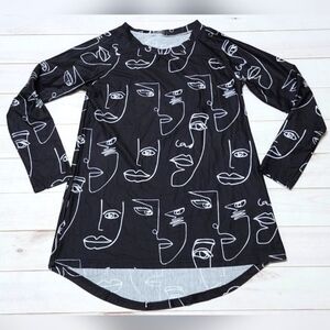 Izuria Abstract Art Line Print Long Sleeve Black Top Small - New Without Tagd